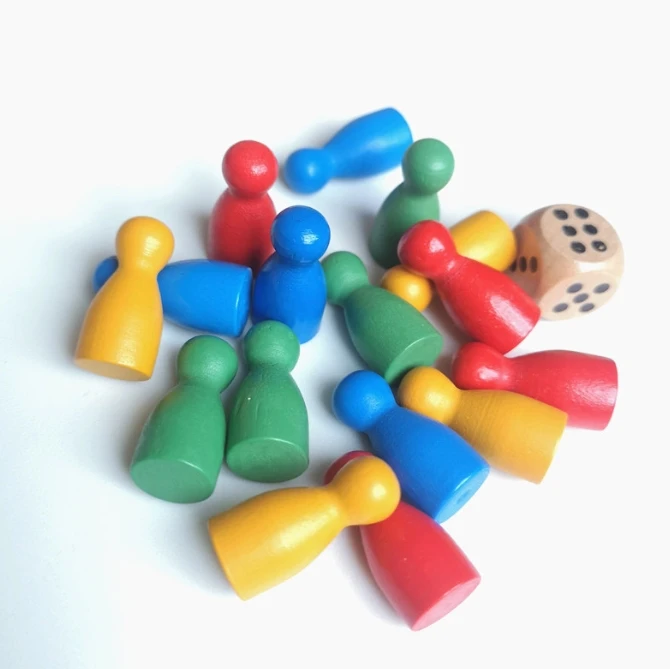 100 Pcs Colorful Wooden Chess  - Board Game Root 评论和价格